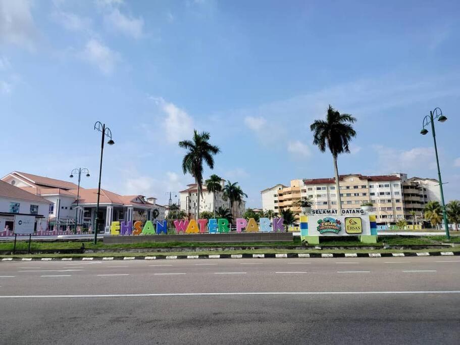 Homestay Elina - Cheap And Cosy Port Dickson Extérieur photo