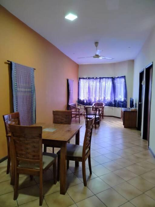 Homestay Elina - Cheap And Cosy Port Dickson Extérieur photo
